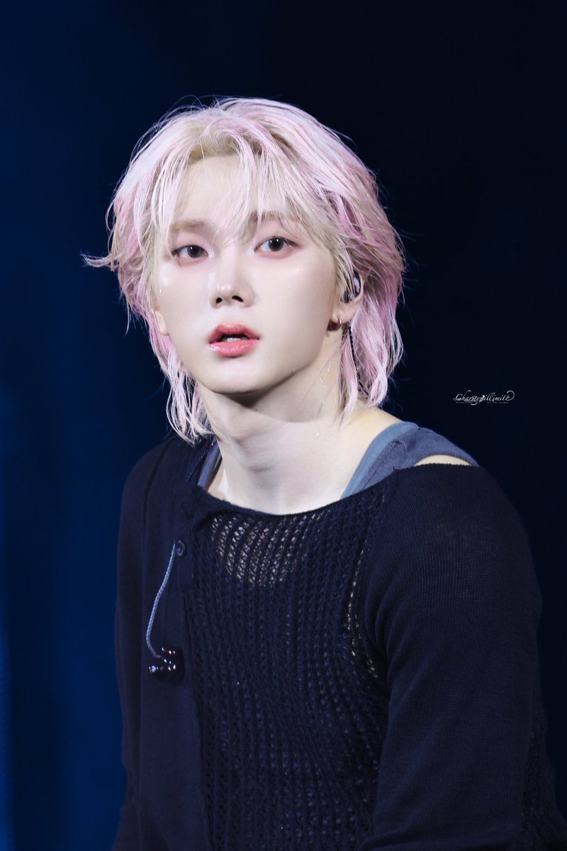 mallangsungho's tweet photo. 메컵 누님들은 성오 눈 앞머리에 하이라이터 넣으면서 얼마나 뿌듯했을까 https://t.co/e54B891kN4