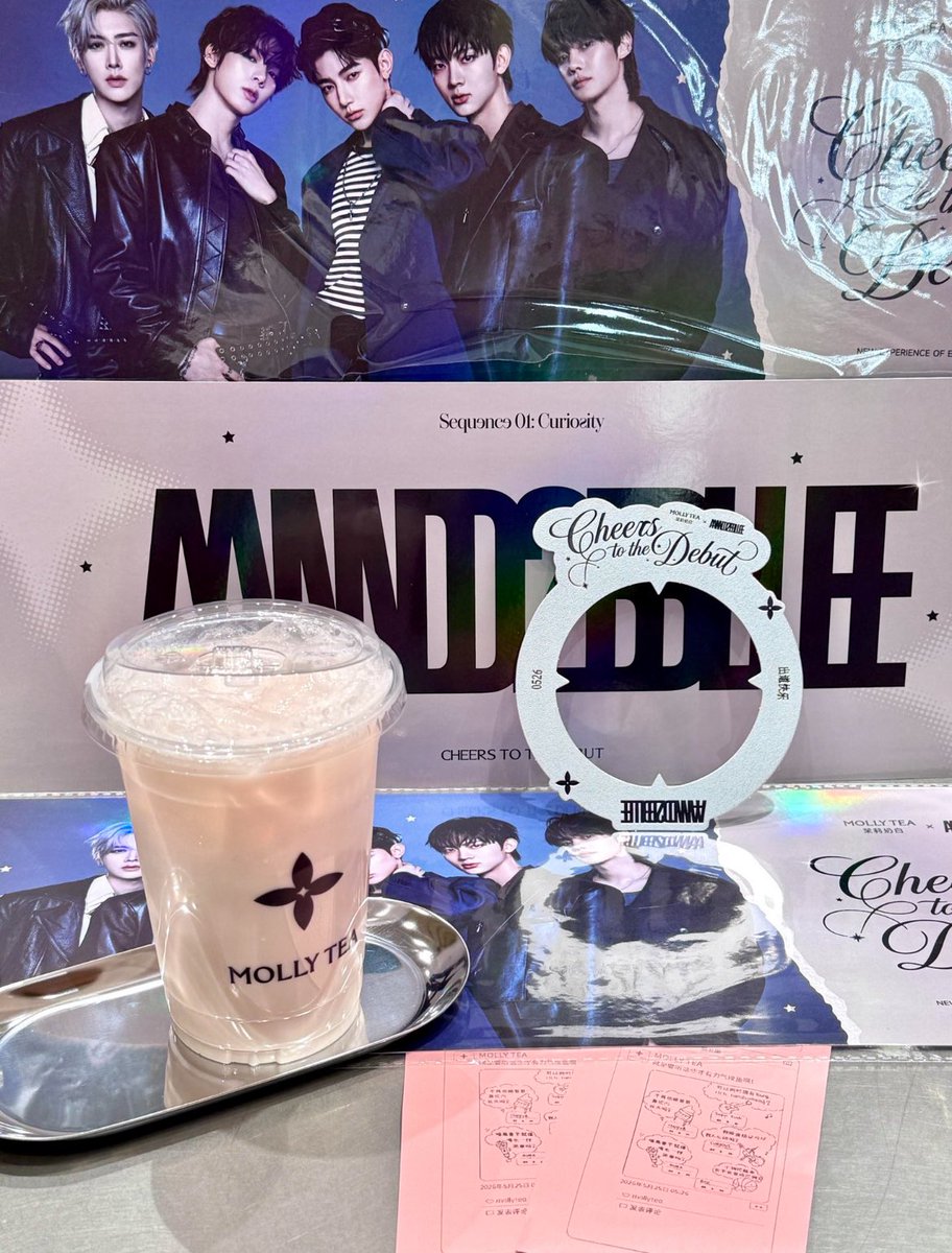 haoftw's tweet photo. okay but the team who is in charge of and2ble’s brand partnerships,gets it. from molly tea to taag (custom keychain), they understand that the target audiences are young adults and youths…molly tea,a tea chain that’s rising in china/internationally esp amongst youths,and taag - custom keychain making, a trend that perfectly alligns with gen zs/youth’s love for individuality & personalised accessories,which also fits and2ble’s concept….

i love how intentional and relatable these collabs are,its trendy and are good ways to promote and represent the group🤩