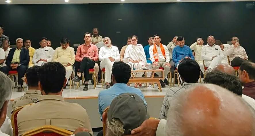 PunitSharma72's tweet photo. ગુજરાત રાજ્યસભાની ચૂંટણી માટે આજે માનનીય મુખ્યમંત્રી ભૂપેન્દ્રભાઈ પટેલ જી, પ્રદેશ અધ્યક્ષ જગદીશભાઈ વિશ્વકર્મા જી, નાયબ મુખ્યમંત્રી હર્ષ સંઘવી જી તથા પ્રદેશ સંગઠન મહામંત્રી શ્રી રત્નાકરજીની વિશેષ ઉપસ્થિતિમાં ગાંધીનગર ખાતે ભાજપ પક્ષના ઉમેદવારોએ પોતાના ઉમેદવારી પત્ર ભર્યા.. https://t.co/CvQaLQODzM