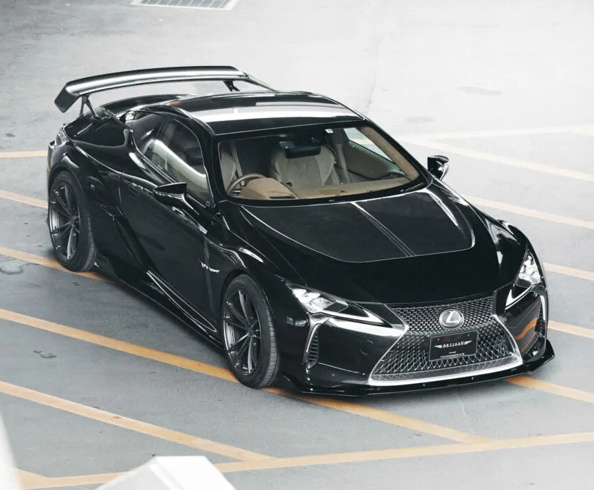 TunedCarsJapan's tweet photo. 「本家レクサスも認める完成度」LC500の超美麗ワイドボディ仕様がカッコ良すぎる！
https://t.co/q7eowlHVab

レクサスのフラッグシップにさらなるスポーツイメージを！
新世代に向けたGTフォルムという選択。 https://t.co/f8kIS3VNTG