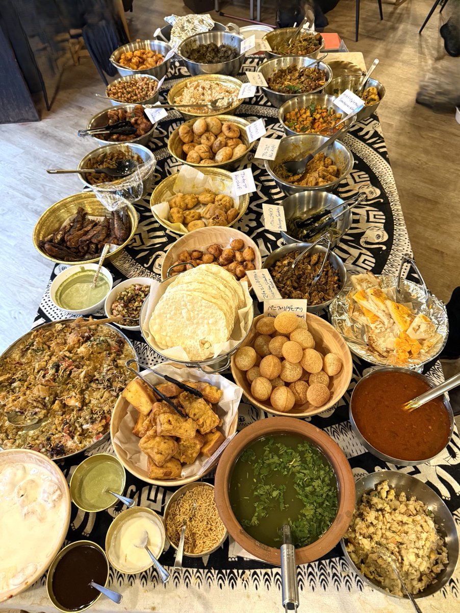 barnowl727's tweet photo. https://t.co/nsWCq8Kr8l

「Nepal Tea House Kathmandu #ネパールティーハウスカトマンズ」さんで開催される『#カナメラ』の 4回目です。月2回の予定で始められましたが、月1回開催に落ち着いたようです。回を追う毎に、新しい料理が提供されます。#ネパール料理 #カザ #Khaja #ストリートフード https://t.co/1CKFoFjlDk