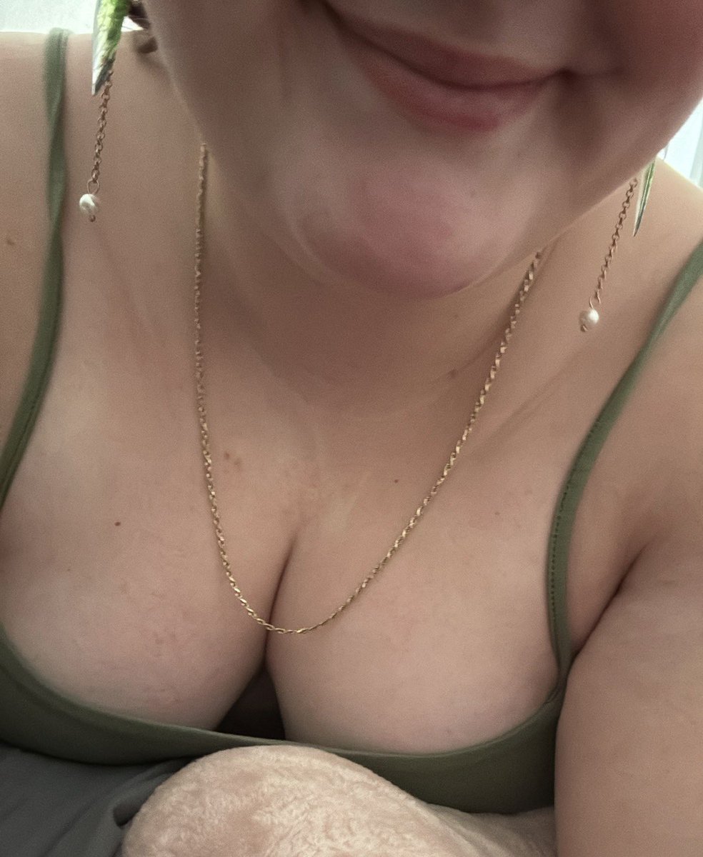 BonBonBabyGirl's tweet photo. Hello everyone!! My original @ was @BonBonBbyGirl but my account got hacked so this is my new one!

• Not new to #nsfwtwt
• Name: BonBon (Might tell you my real name if we talk for a while)
• 21 years old 🍹🤪
• Pansexual 🩷💛🩵
• Freak™️ but a virgin 😭
• Zoos &amp; Pedos DNI! https://t.co/NiA3tvzFos