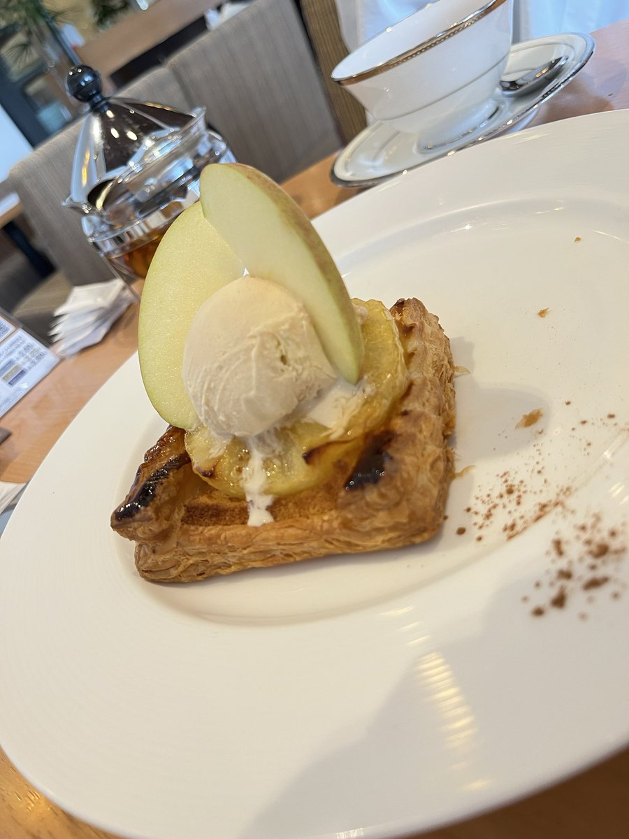 cocolon__'s tweet photo. アップルパイ巡りもさせてもらった！ https://t.co/1PXIATCpJs