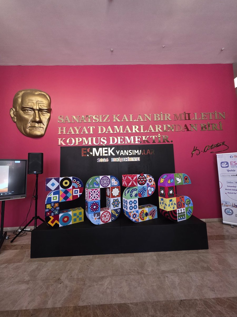 sedaucarkale's tweet photo. Eskişehir Büyükşehir Belediyesinin sanat, mesleki eğitim ve öğrenme markası ESMEK’in "2026 Eskişehir Yılı" temasıyla bu yıl 25'incisini düzenlediği “Yansımalar” sergisi kapılarını birazdan açıyor.
15 Haziran'a kadar çıkın çıkın gelin 😍🙏@ayseunluce @eskisehirbb @sedagokyesil https://t.co/j6GzHcUku5