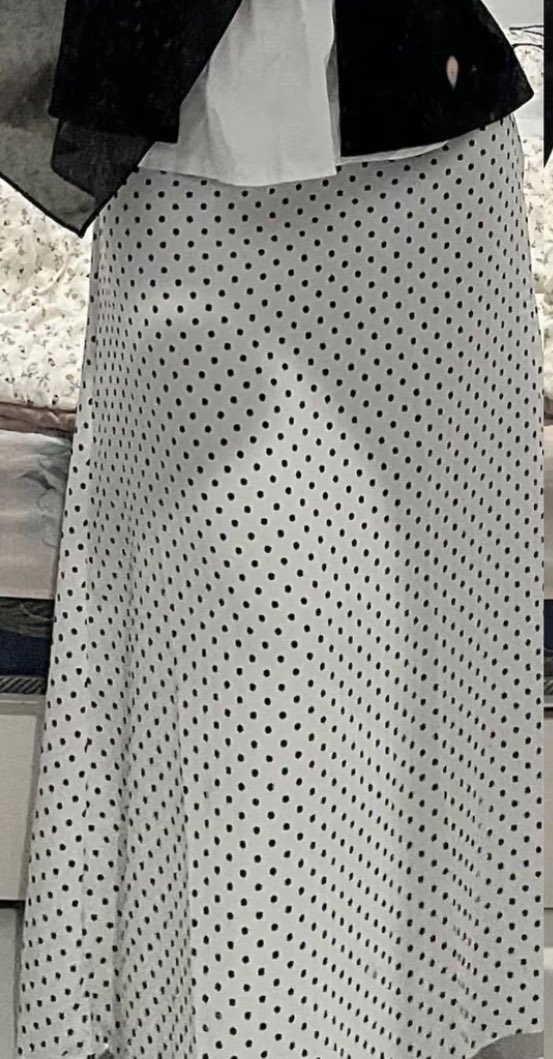 nebul44444's tweet photo. wts 
- floral dress 50k
- rok polka 35k
- shoulderbag 35k
- cardigan hitam 35k

dom bdg
co via oren https://t.co/KphZHK8Gwl https://t.co/RjGIcfyq7C