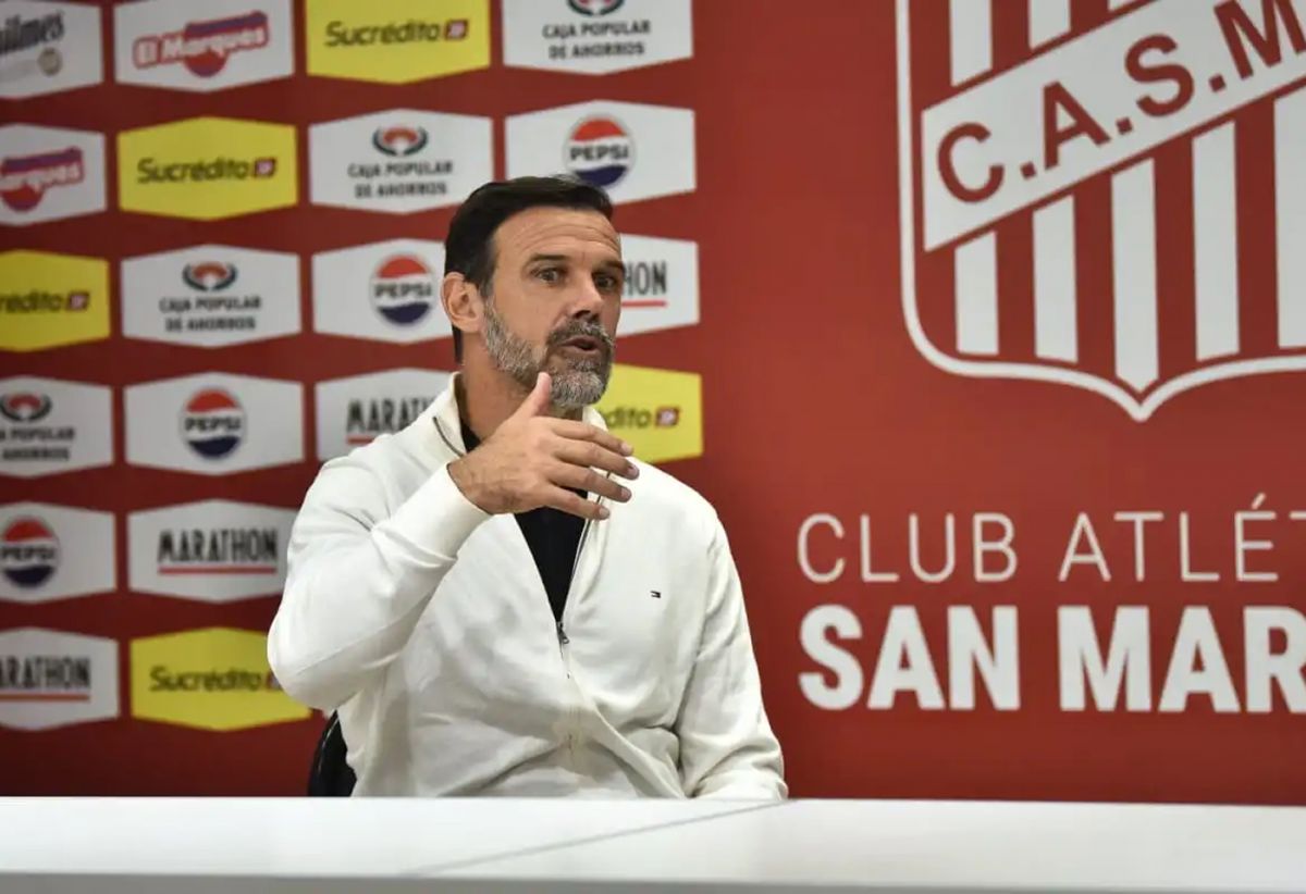 m8gabriel's tweet photo. Me cuentan que hoy hablarán con Andrés Yllana para que cumpla un supuesto pacto con la CD. De no ser ahora, tendrán que esperar hasta el 17 de junio, cuando se habilite la cláusula. @CASMOficial @LV12TUC https://t.co/3ygTd8KLrS