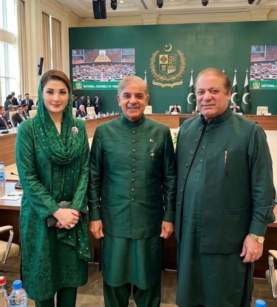 Huseeb59's tweet photo. پاکستان مسلم لیگ ن سوشل میڈیا ٹیم کے ہیڈ جناب صفدر خاں لغاری صاحب کی وفات کے بعد ان کی جگہ پارٹی نے ابھی تک کسی کو سربراہ نہیں بنایا 
میرے خیال میں سوشل میڈیا ٹیم کے ہیڈ کے طور پر عاطف رؤف بھائی کو دوبارہ بنایا جائے کیونکہ وہ اس عہدے پر پہلے بھی بہترین کام کر چکے ہیں 
وزیر اعلیٰ پنجاب مریم نواز سے درخواست کرتے ہیں کہ وہ عاطف بھائی کو دوبارہ یہ ذمے داری دیں تاکہ پارٹی کے بیانیے کو مضبوط اور مستحکم بنانے میں مدد ملے۔ 
@MaryamNSharif @Shamylaroy 
@TararAttaullah @BSWarraich
 @RashidNasrulah @MShamsZ @RanaSikandarH @kabeerraja786 
@chsandhilaa @ChSaqibmpa 
#SaudiaSmt