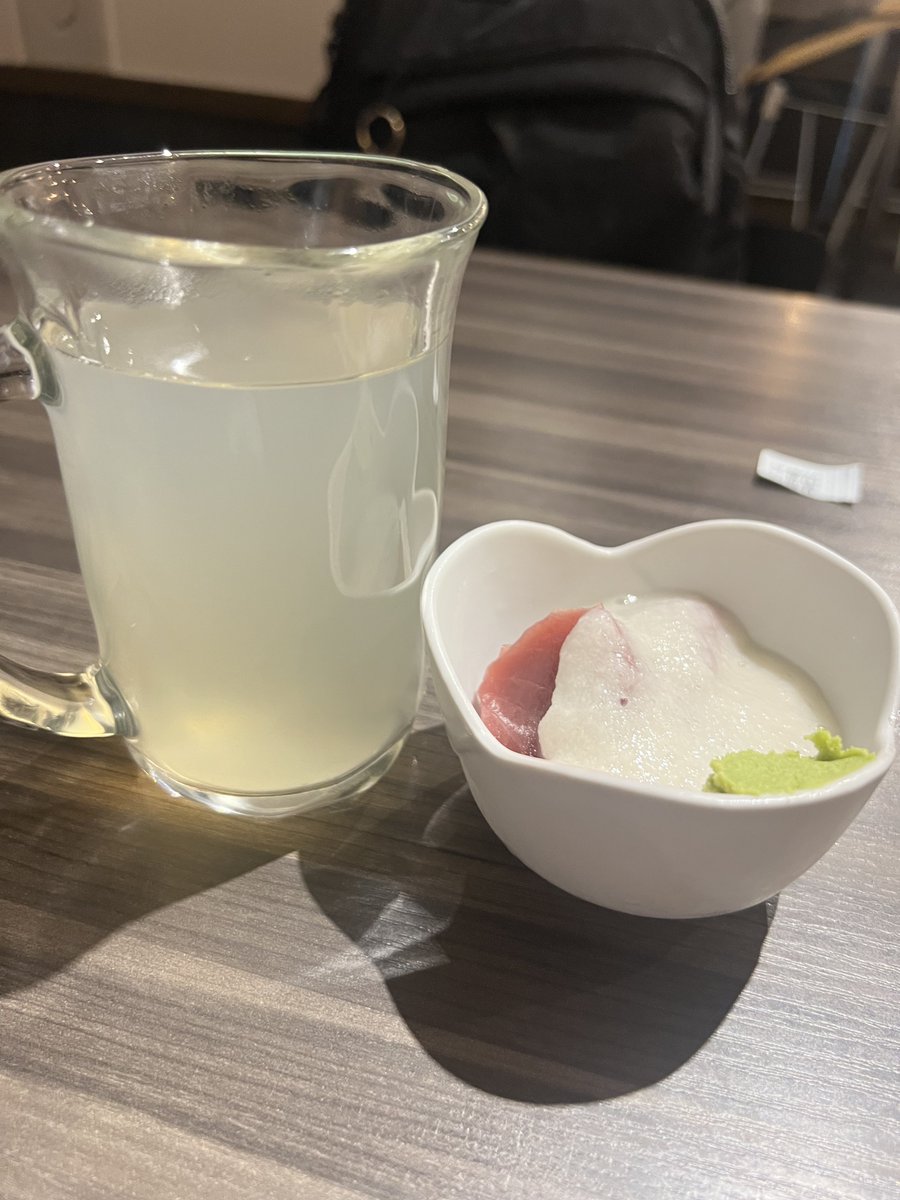 Kamui_DX's tweet photo. そば湯割りサワーwithマグロ山かけ250円 https://t.co/rOvie2twHr