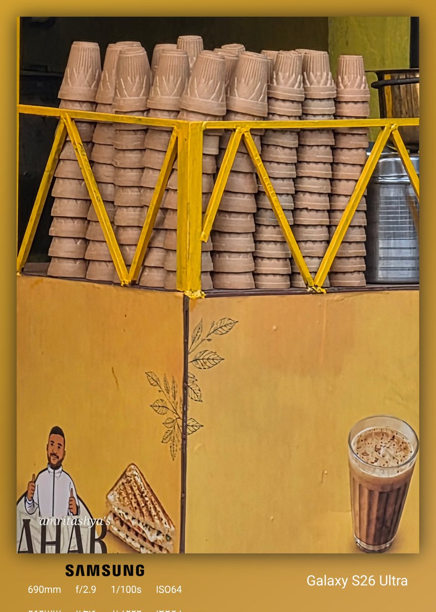 amritashya's tweet photo. Enjoyed a lovely cup of tea! ☕ There's a new tea stall in the suburb, so be sure to check it out. Have a fantastic evening, my friends! 👋 #Tea #Stall #Suburb #Evening #Friends https://t.co/ewg2WiAOdw