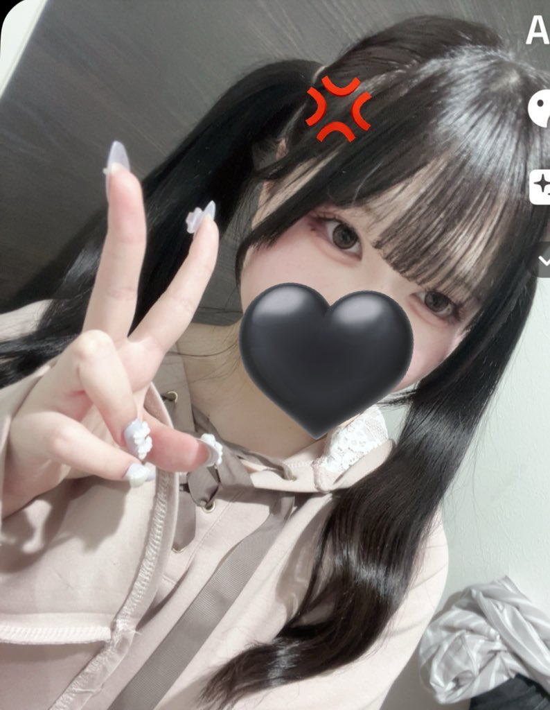 MinFong3's tweet photo. 何歳だっけ https://t.co/ZyFSu798C8