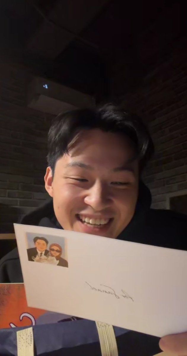 partoffik's tweet photo. nyengir lu seeem 😭🤣 https://t.co/feYVo7pqd5