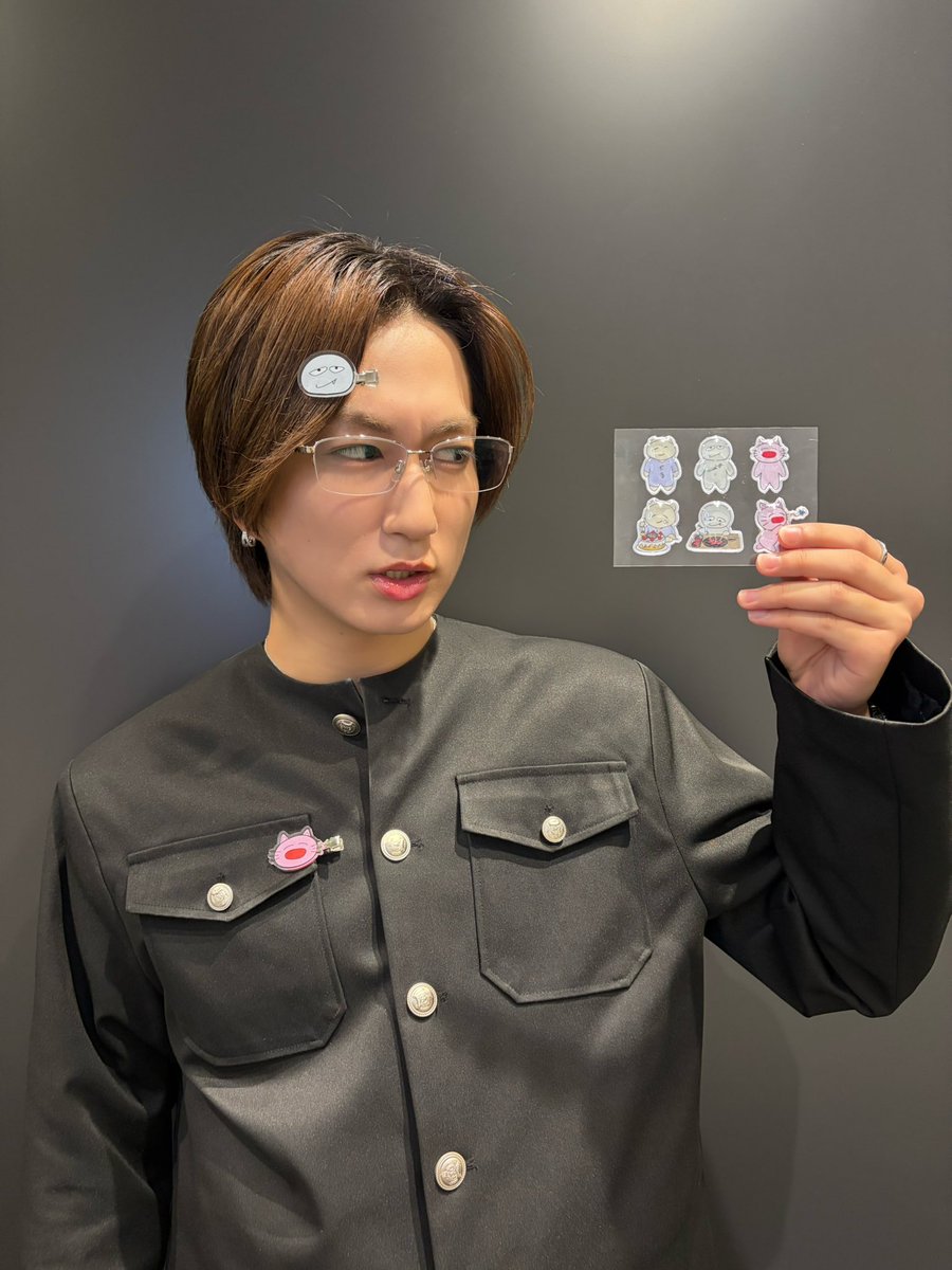 Supdra_staff's tweet photo. ／
#池田彪馬 23歳 誕生日記念！
BIRTHDAY PHOTO SET＆プロデュースグッズ　
スタダ便受注販売 受付は本日23:59まで！⏰
＼

2ショットチャット会応募券付き 生写真セットも販売！

🗓️ 受付期間：～6月8日(月)23:59

🔗 詳細・ご購入
https://t.co/rMPsYupZGv

#スパドラ #SUPERDRAGON https://t.co/jweTUUApij