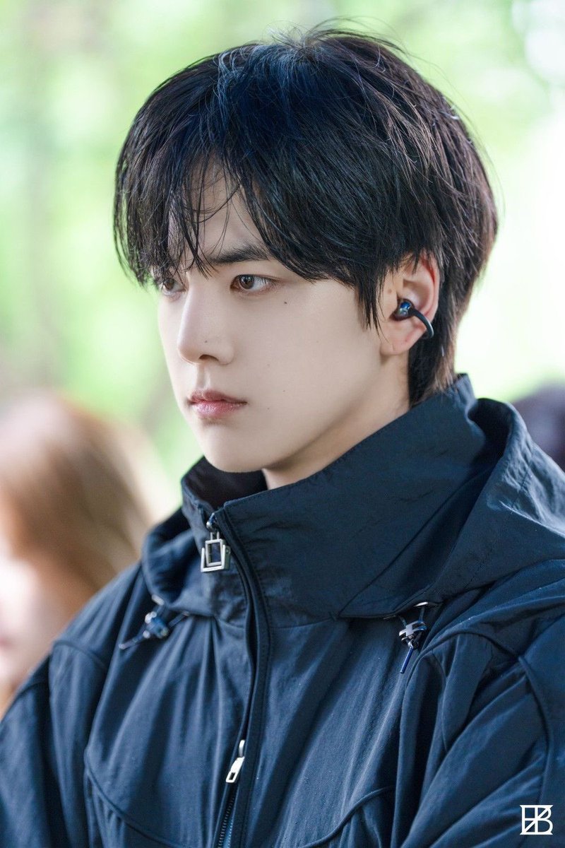 okmandooo's tweet photo. 나 죽을꺼임
다들 안녕 https://t.co/Apji0xj4xU