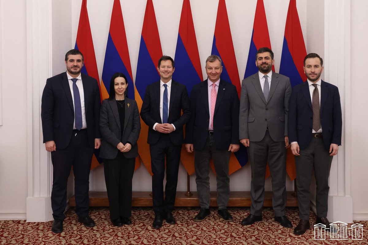 AndrzejHalicki's tweet photo. @NikolPashinyan wins in Armenia, regaining a clear majority in parliament. This allows his party to continue in the government and pursue its pro-EU course🇪🇺✌🏻

Congratulations! Winning the hearts of your fellow citizens and overcoming Putin’s disinformation campaigns must feel incredibly rewarding and is a true victory ✌🏻

Looking forward to continue good cooperation between @EPP , @EPPGroup and @civilcontractam 🤝