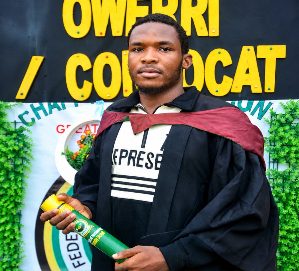 EjikemNelson's tweet photo. Convocation Day 🎓
June 6th

Proud to celebrate this milestone as a graduate and as the CEO &amp; Founder of 
NEL SONB GROUP 

A journey of hard work, growth, and purpose. Onward to greater achievements.

#graduate
#nelsonbgroup https://t.co/Cp8eIEDfzs