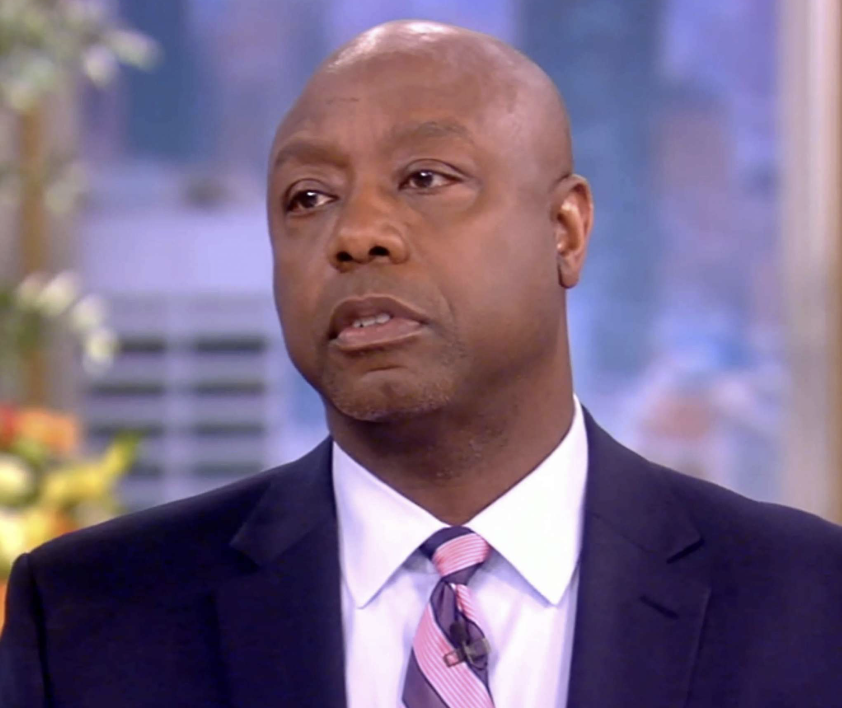 cryptodotnews's tweet photo. NEW: Senator Tim Scott says the Clarity Act takes the side of everyday Americans.  The historic legislation brings digital assets out of the shadows and into a safer fairer and more transparent system https://t.co/SJyX6APgL7