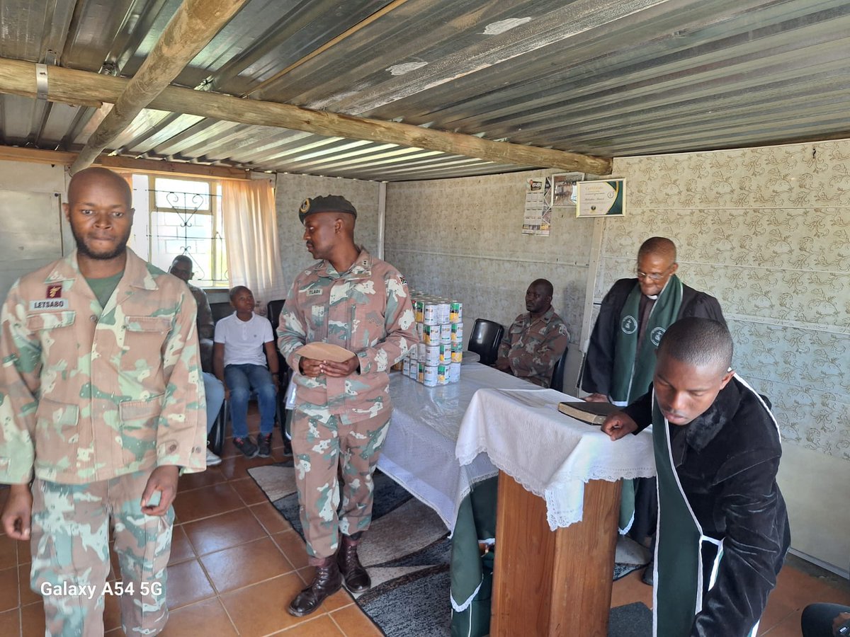 SANDF_ZA's tweet photo. 10 South African Infantry Battalion Strengthens Community Relations through Outreach Programme.
https://t.co/e2KpTFV5JA
#SANDF
#JointOperationsDivision
#JointOperationsFreeState
#SANDFSocialResponsibilityProgramme https://t.co/aWQfmNTNGU