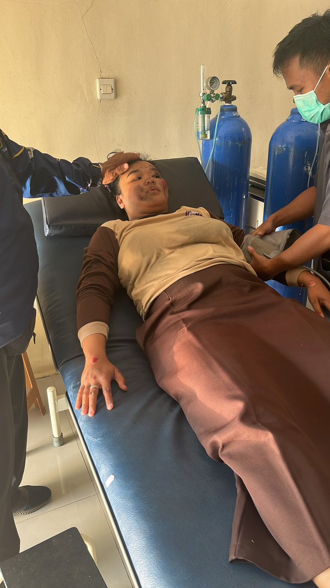 papepsyy's tweet photo. sampe detik ini gaberenti bilang alhamdulillah ya allah masih dikasih kesempatan aku buat hidup😭😭😭😭 https://t.co/m6vghsmkdc