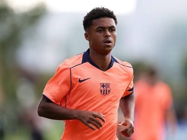 BarcaTimes's tweet photo. 🚨🎖| 𝐉𝐔𝐒𝐓 𝐈𝐍: Shane Kluivert will do the pre-season with the FIRST TEAM. [@MikeVerweij] #fcblive ⭐ https://t.co/tn8gMNZb3R