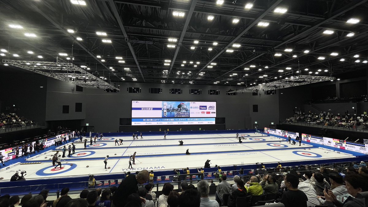 madm327's tweet photo. 昨日は日本カーリング選手権大会を観てきました。
今回はロコ・ソラーレが間近に観られたので写真撮りまくりました。
藤澤さんのスキップもナマで観られました。
もぐもぐタイムはなかったです。
奥では前回観たフォルティウスがいましたが、圧勝すぎました。
東京のカーリングチームに興味津々。 https://t.co/J2IJtdFa9G
