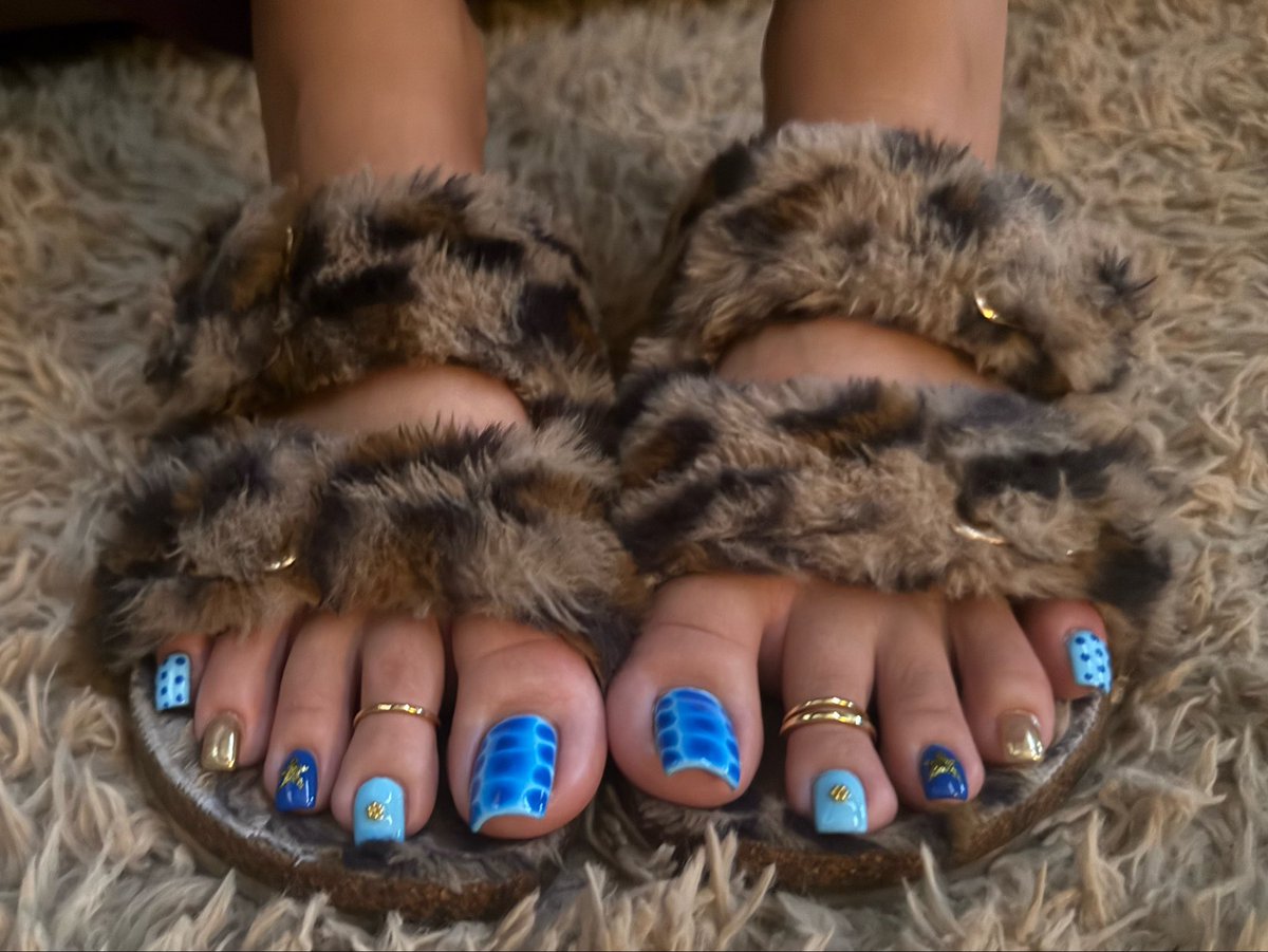 asiangoddesscat's tweet photo. Happy Monday toe lovers 🩵 https://t.co/AzSK8RbV3u