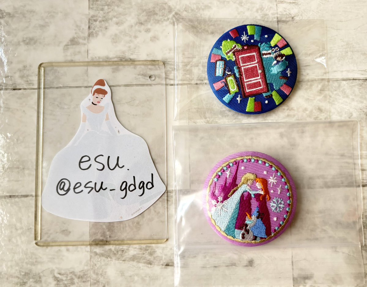 esu_gdgd's tweet photo. 【交換】
Disney Characters 刺繍缶バッジ ビスケット 缶バ ディズニー 食玩
譲→モンスターズインク、アナ雪
求→わんわん物語

郵送希望です。
弾違いで難しいかとは思いますがお心当たりのある方はお声掛けくださいませ。 https://t.co/HWNB5zF0Tp