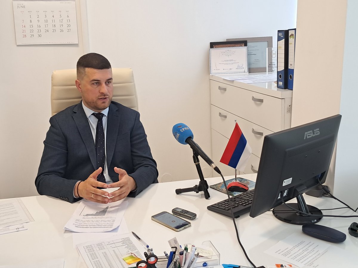 FIPA_BiH's tweet photo. Direktor @FIPA_BiH Marko Kubatlija u razgovoru za SRNU govorio je o aktuelnim trendovima stranih ulaganja u Bosni i Hercegovini, najznačajnijim investitorima i sektorima koji privlače najveći interes stranog kapitala. https://t.co/qdCqibnwql