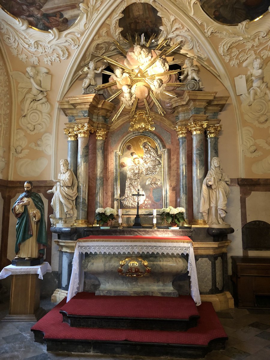JasnaGoraNews's tweet photo. 🙏Jutro na #JasnaGóra odbędzie się ostatnia #nowenna przygotowująca do wspomnienia św. Antoniego z Padwy, które przypada 13 VI. Msza św. nowennowa odprawiona będzie o 7.00 w kaplicy świętego przy wejściu do #Bazylika. Pielgrzymom towarzyszyć będą relikwie tego doktora Kościoła. https://t.co/zUgMVrR6LT