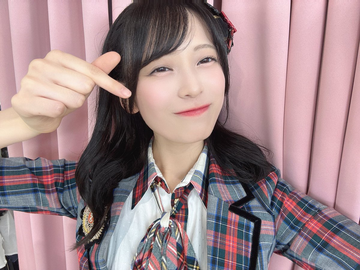 saechan_akb48's tweet photo. 「そこに未来はある」公演
ありがとうございました🪩💎

今日は新ポジということで、
ユニット「Bye Bye Bye」初めてできて
嬉しかったです👋🏻💛

久しぶりの17期さん&amp;18期のみの公演
熱くて楽しかったです！！ https://t.co/BebfKK360T