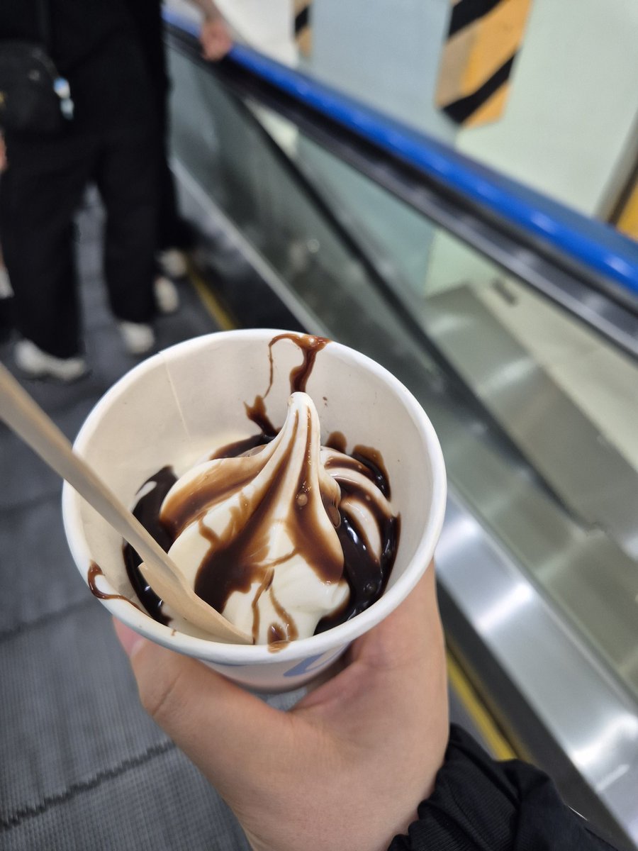 MKB_HN's tweet photo. 곧 여름이라 아이스크림...🍨
소프트콘이 좋아요 https://t.co/avsCoVSyKu