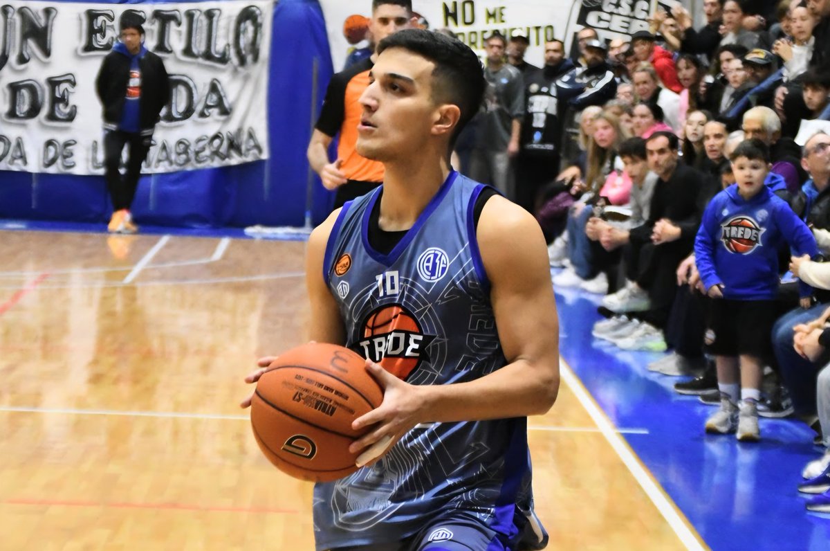 tredebasquetok's tweet photo. 👊 ¡Dale Trede que no ha pasado nada!

🙌 ¡Esta noche vamos al Larramendy a alentar al equipo!

🫂 ¡Todos juntos!

¡VAMOS TREDE! 💙🤍🏀
#SomosPasión #SomosFamilia #TredeBasquet #ORGULLODEPERTENECER #LaLigaFederal https://t.co/bC2dBXiFQD
