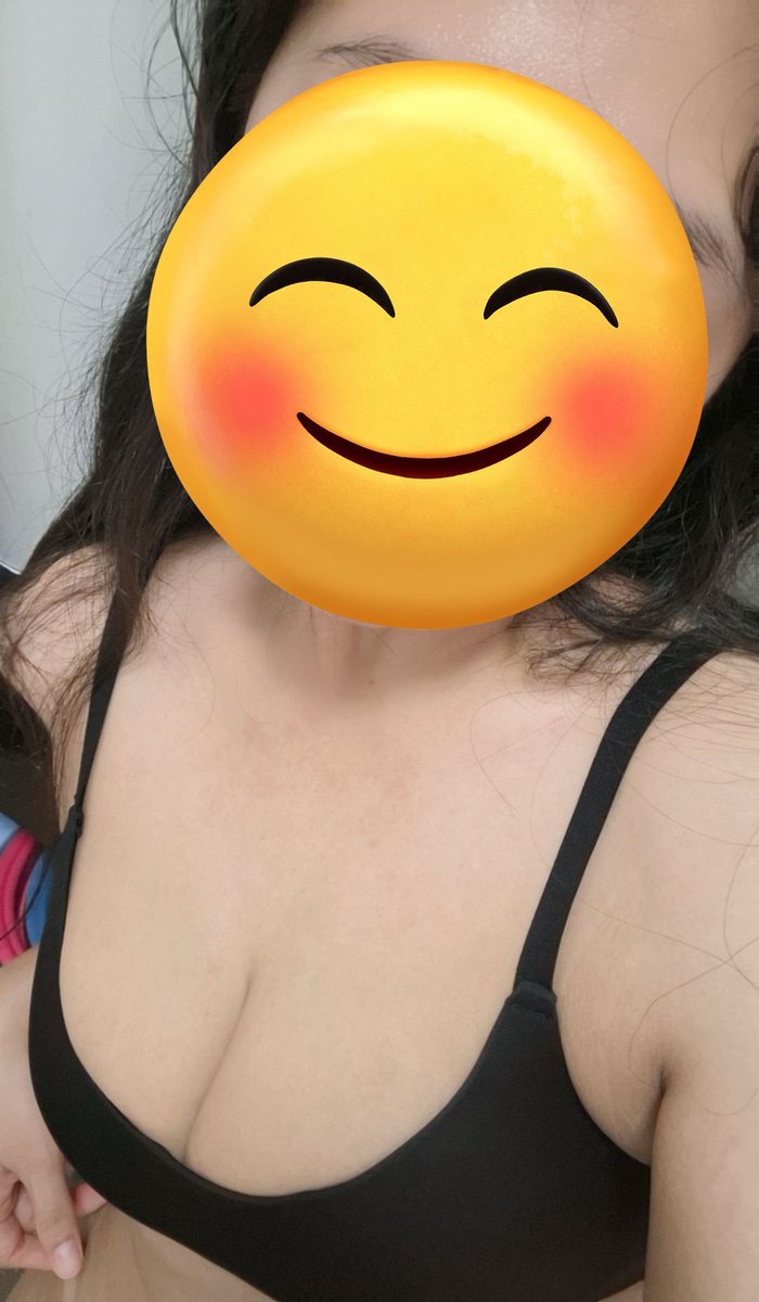 yunamiack's tweet photo. janda ini lagi pengen dimainin nenen sama memek nya https://t.co/oW0RltjdQ0