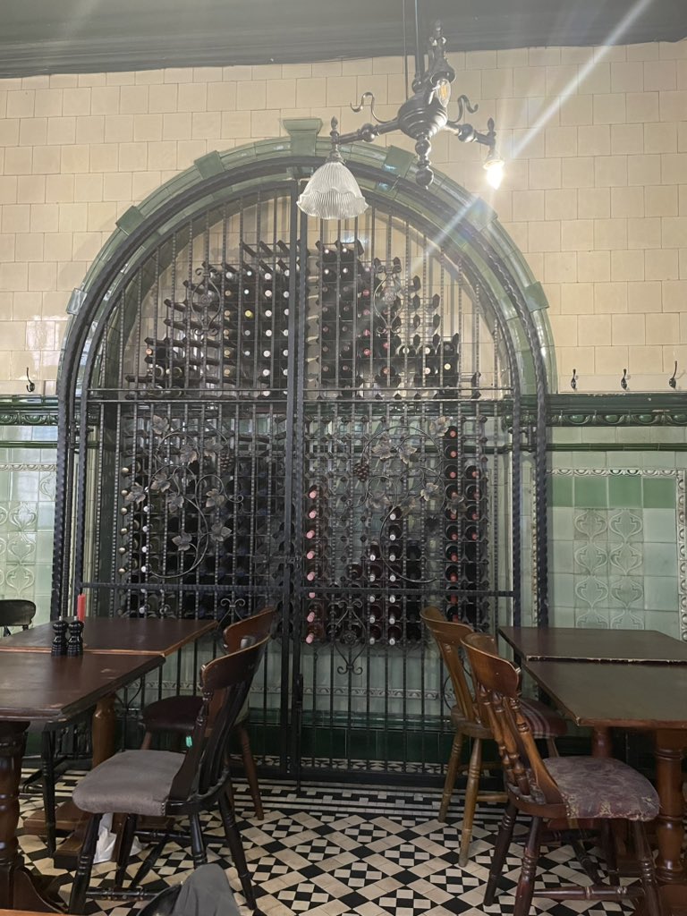 AusEff's tweet photo. Set them free!🍷🍷🍷 https://t.co/KVTTpr9ZMj