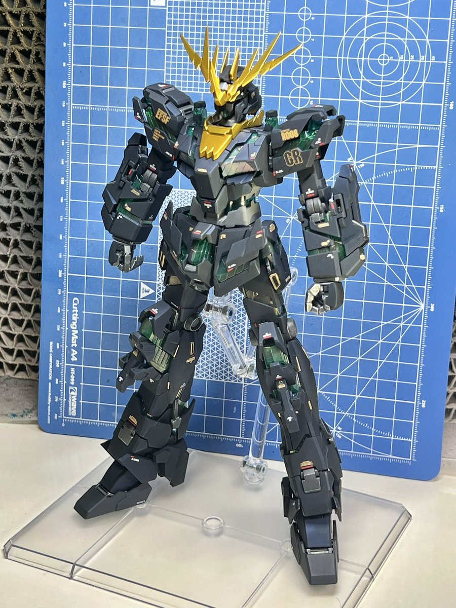 HiKiKosann's tweet photo. 額のパーツ、あとでマスキングして根本だけ黒くしないとな…
もう今日はあとは眺めてるだけでいいや😂

#MGバンシィノルン https://t.co/GHVkQyoERN
