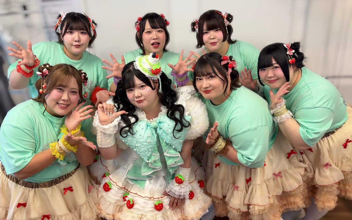 big_angel5's tweet photo. 本日は森川遥夏生誕祭にご来場いただきありがとうございました💚👼 

満員の会場で皆さまに盛り上げていただき、ぱるてぃへのとびきりのプレゼントになりました🎂✨

ぱるてぃ2度目の生誕祭💐
ヘルシーのみんなと成長した姿が見せられたでしょうか🪽

配信チケットは引き続き販売中です🦢
🎫 https://t.co/yUv8sSYcgr
アーカイブではこのあとも2週間お楽しみいただけます♩

次回のイベントは明日、6/9(火) 森川遥夏単独チェキ会📸✨是非お越しください🎉💚
