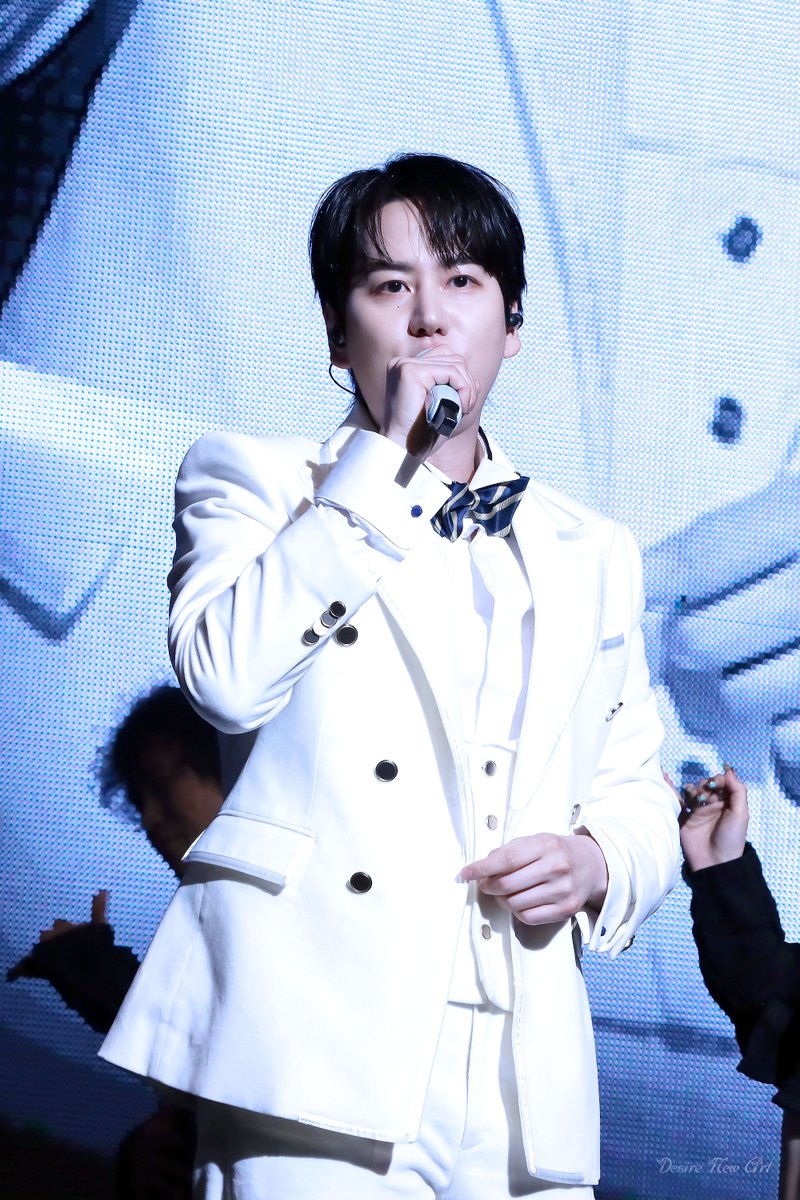 qmffnek0's tweet photo. 20260607 KYUHYUN 20th Anniversary Fanmeeting

규현 https://t.co/59d0Fn1oXn