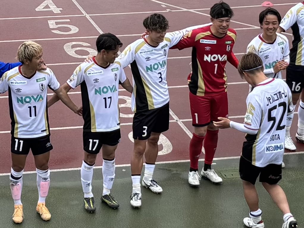 masuko0212's tweet photo. JFLCUPプレーオフラウンド2ndleg  
ジェイリースFC🆚いわてグルージャ盛岡　会場はジェイリーススタジアム
嶋津柚杏選手（盛岡）は後半残り少ない時間でしたが途中交代でピッチに立ち3位を勝ち取った喜びをチームメイトと分ち合いました。一年半有難うございました。
#嶋津柚杏
#いわてグルージャ盛岡 https://t.co/Dy7o3FNdEa