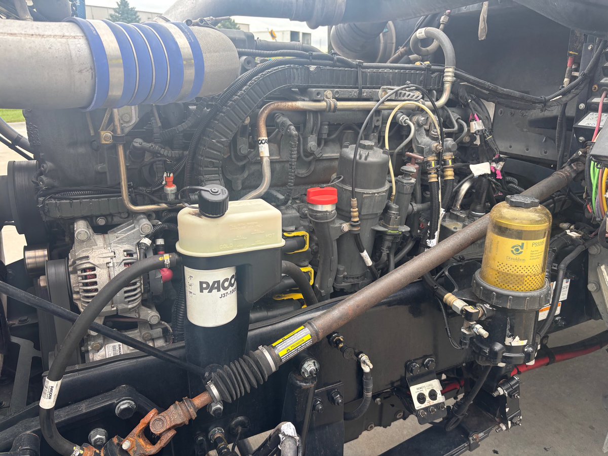 IzerTruckSales's tweet photo. 🚛 FOR SALE: 2022 Peterbilt 389 🚛
 
💰 Price: $94,950 📍 Location: Omaha, NE 📈 Miles: 444,951 📦 Stock #625563
 
🔹 Paccar MX13 EPA21 Engine 🔹 455 HP 🔹 18-Speed Manual Transmission

#peterbilt #foryou #fyp #truckers #trucking https://t.co/BkDPWGB9B9