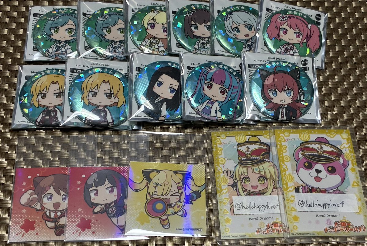 hellohappylove4's tweet photo. 【交換】バンドリ ガルパ バンドリちゃん トレーディング 缶バッジ 元祖！ver. side A B 

譲:写真1~3

求:同種こころ・美咲・ドロリス・楽奈

*同じ箱同士の交換
*ムジカはドロリスと1:1交換
*ﾎﾟﾋﾟﾊﾟ・ﾊﾟｽﾊﾟﾚ・ﾊﾛﾊﾋﾟ・RAS⇔ドロリスの交換は2:1◎
*上野-秋葉原手渡しor郵送 https://t.co/jVwjxuQBMB