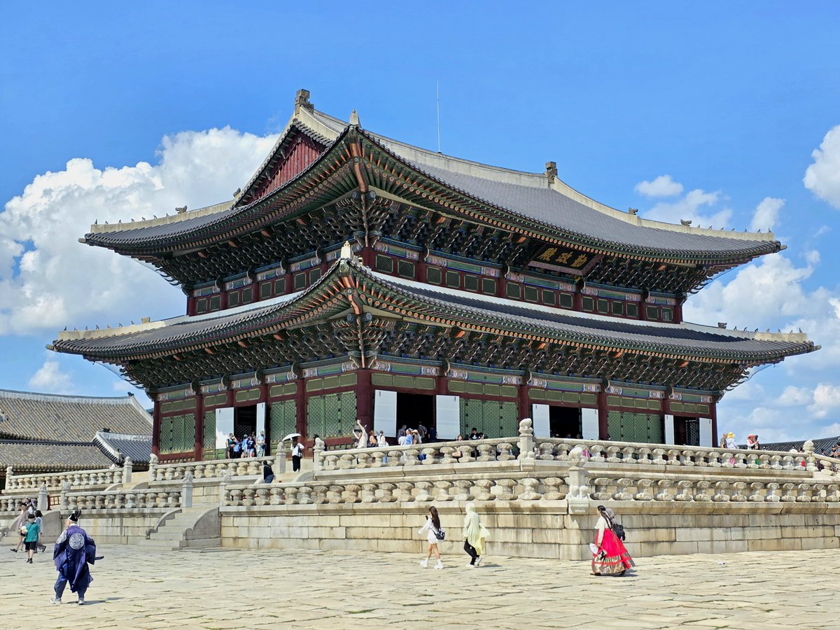 dmtaylor90's tweet photo. Gyeongbokgung Palace 🇰🇷 https://t.co/v2WqLkaGHy