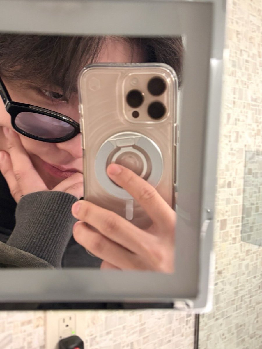 914soup's tweet photo. han instagram update

💬Last day in New York https://t.co/WuAxME8Enz