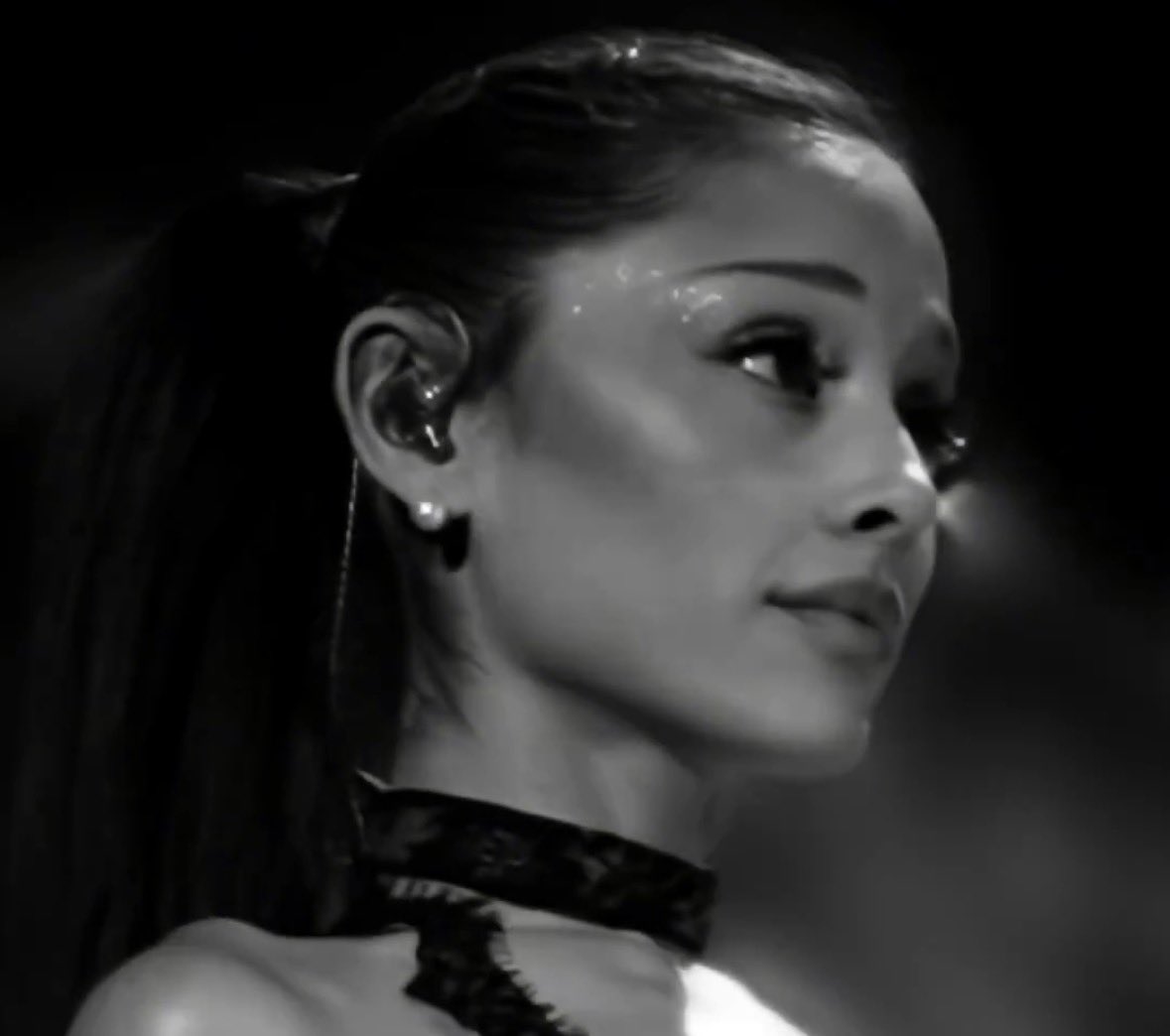 Ariana Grande Promo (@petalagpromo) / Posts / X