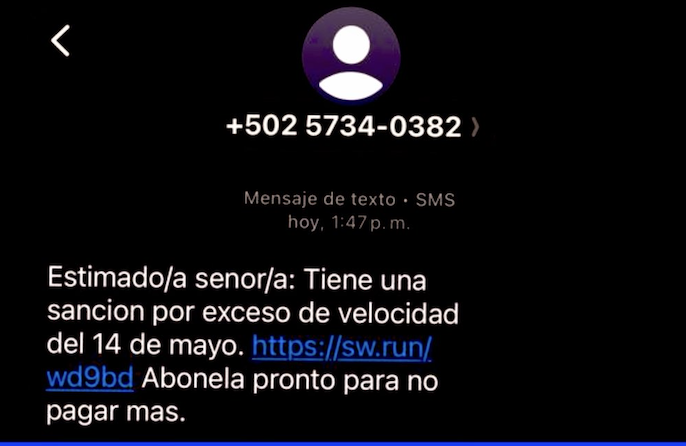 CanalAntigua's tweet photo. 🚨📱 La Municipalidad de Guatemala alertó sobre el envío de mensajes engañosos que podrían utilizarse para estafar o incluso extorsionar a los ciudadanos. Las autoridades recomiendan no ingresar a los enlaces incluidos en estos mensajes, ya que se trata de sitios maliciosos creados con fines fraudulentos.

Además, aclararon que la Policía Municipal de Tránsito (PMT) y EMETRA no realizan este tipo de notificaciones mediante enlaces o mensajes sospechosos.

Las Autoridades de tránsito indicaron que ya se han identificado varios números telefónicos vinculados a estas irregularidades e insta a la población a mantenerse alerta y denunciar cualquier intento de fraude.

#AlertaGT #EMETRA #SeguridadDigital