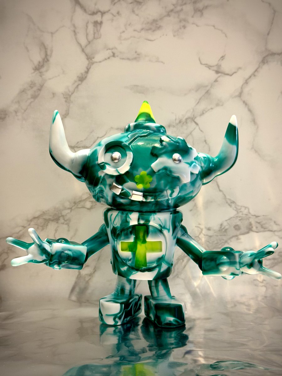 Gulden_Draak's tweet photo. こちらもソフヴィレッジでお迎えした、OtaCreamさんのゲッチャリロボ(VV限定カラー)。
あと、堀江ベースCASOでお迎えした子。黄色の花と緑と白で野原っぽい爽やかなカラー🌼
一気にゲッチャリロボをお迎えできた♪

@OtaCream 
#ゲッチャリロボ
@V_Vnikotama
#ヴィレッジヴァンガード
@sofvi_museum https://t.co/kMK65dLLiR