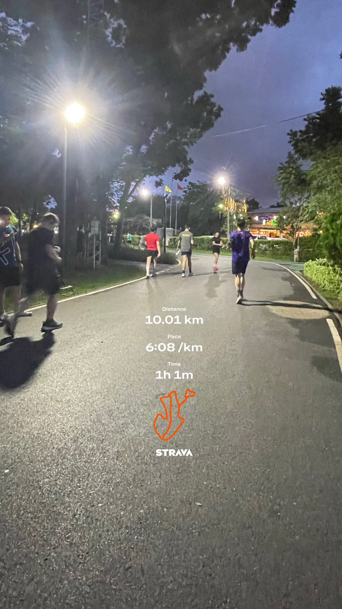 FishOil1000S's tweet photo. เช้าก็วิ่ง เย็นก็วิ่ง เหลือ กลางคืนละ มีใครวิ่งด้วยบ้าง https://t.co/aaUnxiw2HP
