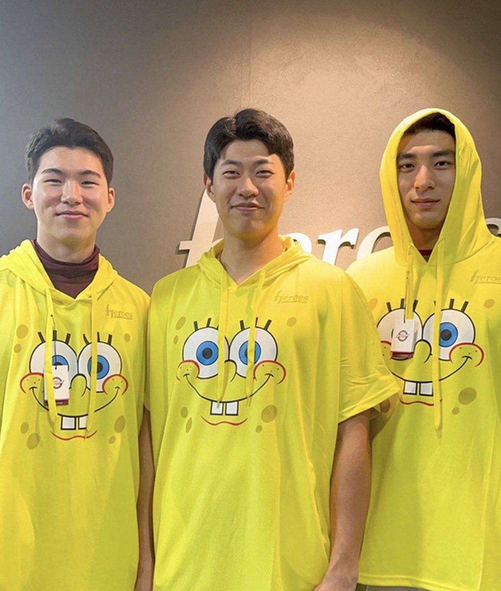 axioshoo's tweet photo. 아쉽다 이 셋 있었으면 입혀보는건데 https://t.co/fTOKFX9QUh