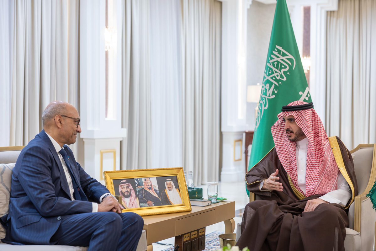 AljoufSA's tweet photo. سمو أمير #منطقة_الجوف يستقبل سفير باكستان لدى المملكة.

https://t.co/mRHFdNFSZa https://t.co/XcSY8i9913