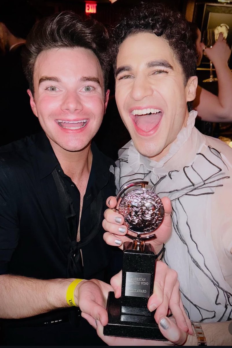HRHDARRENCRlSS's tweet photo. Tony’s after party 🤝 klaine reunion https://t.co/suaHpd4soY