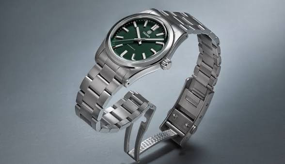 antontec1's tweet photo. @Prime_Asthetic I'll go for the Traska Commuter 36mm. Just bought one and I think it's one of the best purchases I've made https://t.co/uhfx6qLhIG