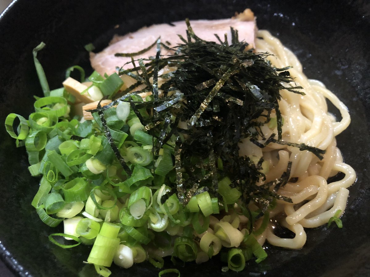 dragon_stop's tweet photo. 春日部、「まぜそば専門店 大空」さん

塩(並)あっさり

まぜそばっておいしいですね
ラー油とお酢の味変がたまりませんね
最後の追い飯もおいしかったです

ごちそうさまでした

#ラーメンラリー
#まぜそば
#春日部 https://t.co/2jC0u0QSdU